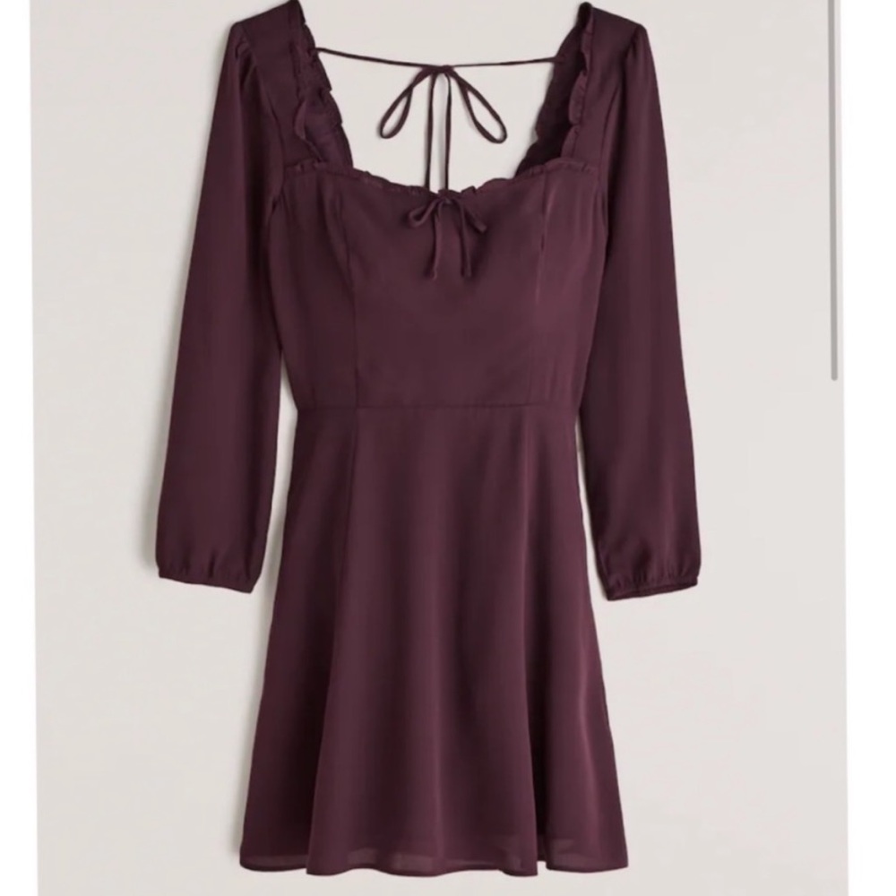Portrait cinched dress